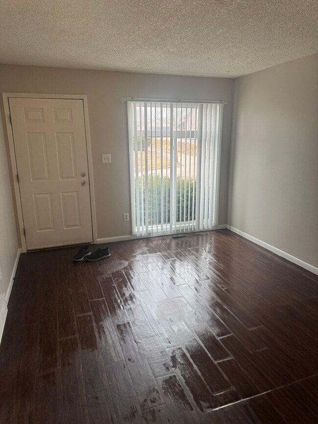 Building Photo - 927/929 Herold Avenue