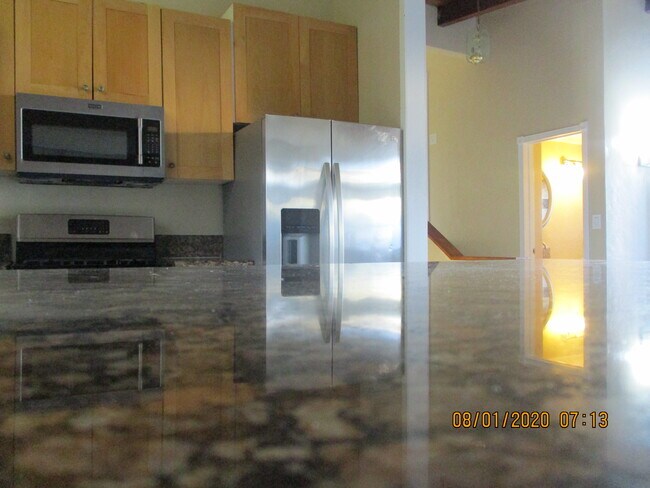 Building Photo - 4951 Campanile Dr