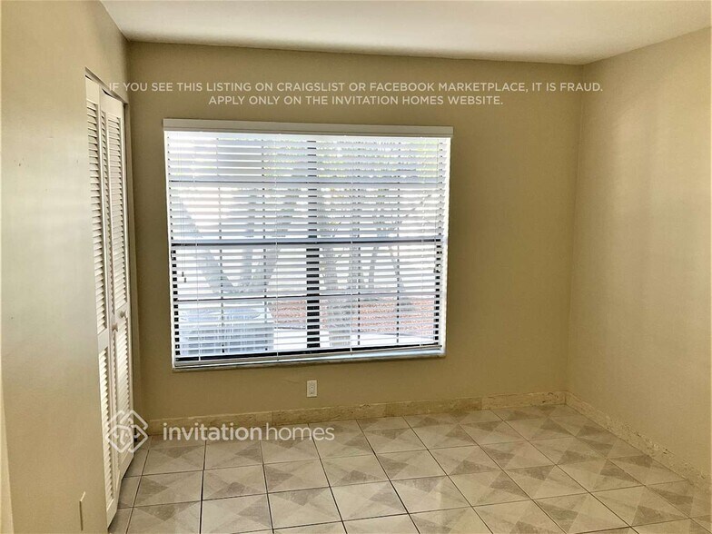 Building Photo - 2703 SW 5th St