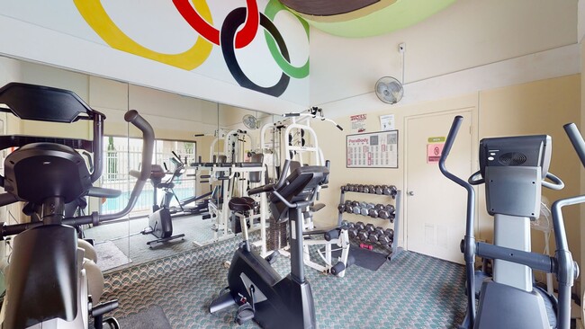 Building Photo - Fully Furnished Condo in La Jolla!! 2 Bedr...