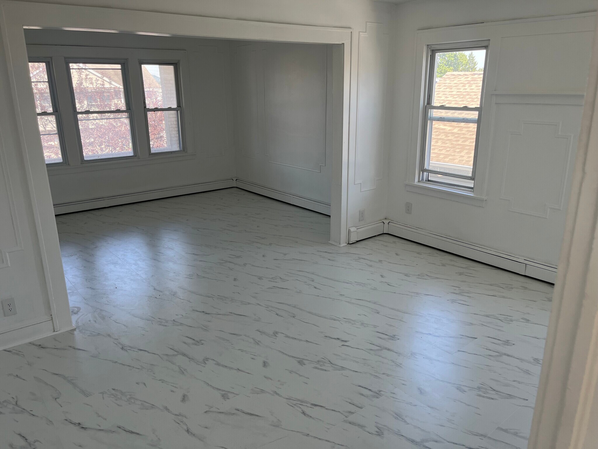 Building Photo - 247 Elm St