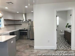 Building Photo - 423 W Woodlawn Ave