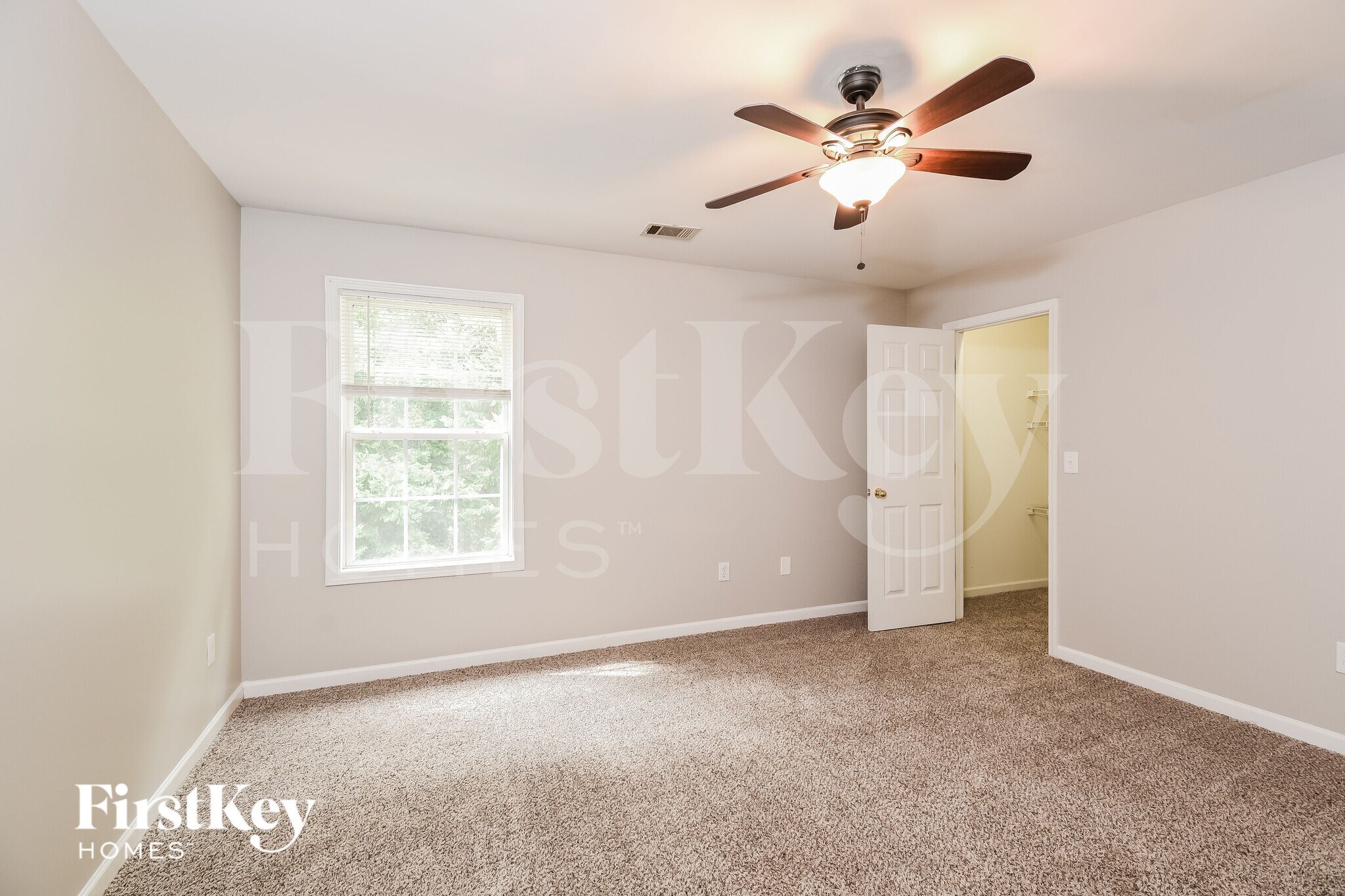 Building Photo - 135 Lexington Ct