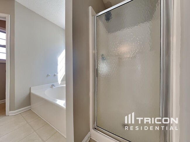Building Photo - 1619 Spring Hill Ct