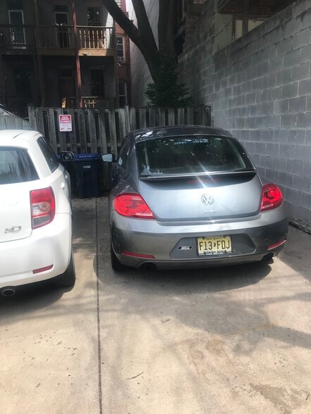 Building Photo - 1336 Kenyon St NW