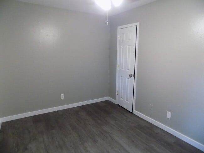 Building Photo - 115 Belmont Dr