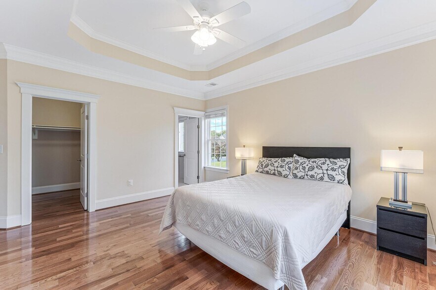 Building Photo - 829 Golden Arrow St