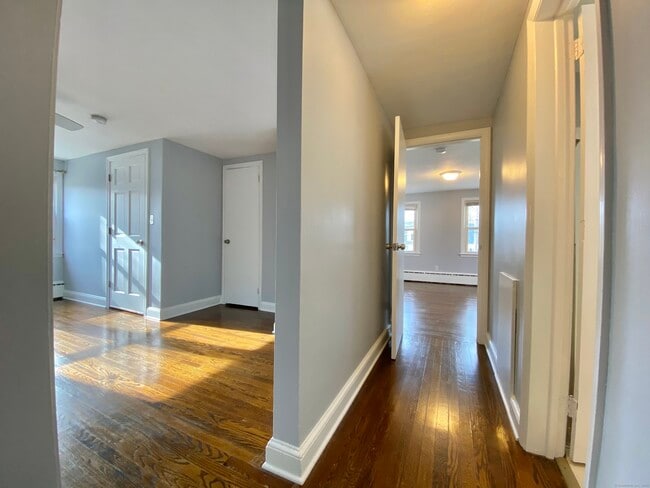 Building Photo - 446 Huntington Rd