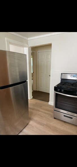 Building Photo - 310 Cedar Pl