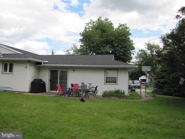 Building Photo - 436 Suffolk Dr
