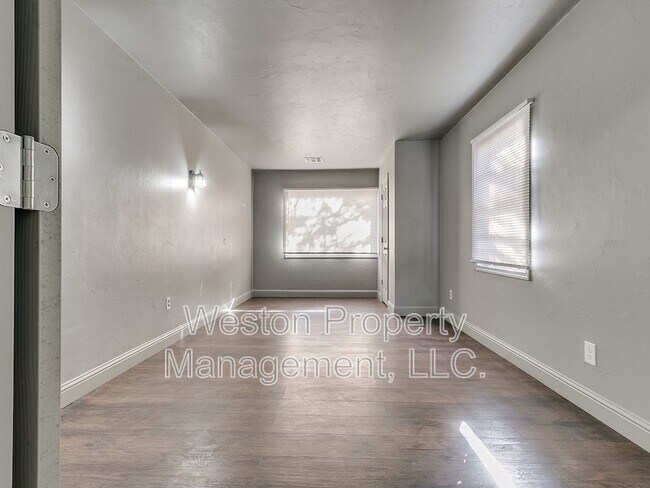 Building Photo - 2101 Westchester Dr