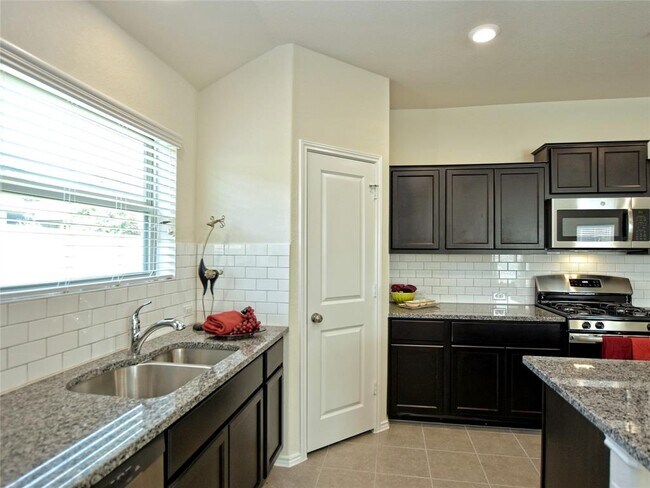 Building Photo - 21712 Gallus Dr