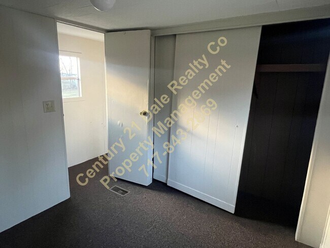 Building Photo - 2 Bedroom 1 Bath home in East Berlin