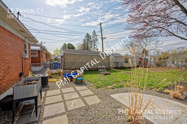 Building Photo - 11 Tryon Ct