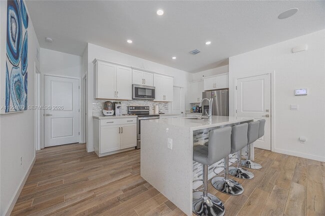 Building Photo - 7126 Rockwood Rd