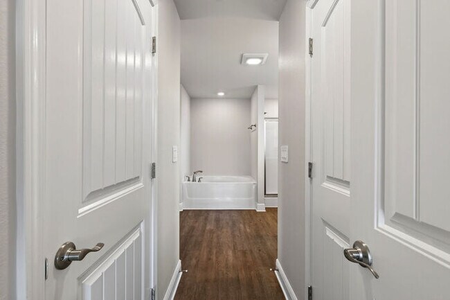Building Photo - 15028 Emersyn Ln