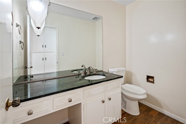 Building Photo - 7117 Avenida Altisima