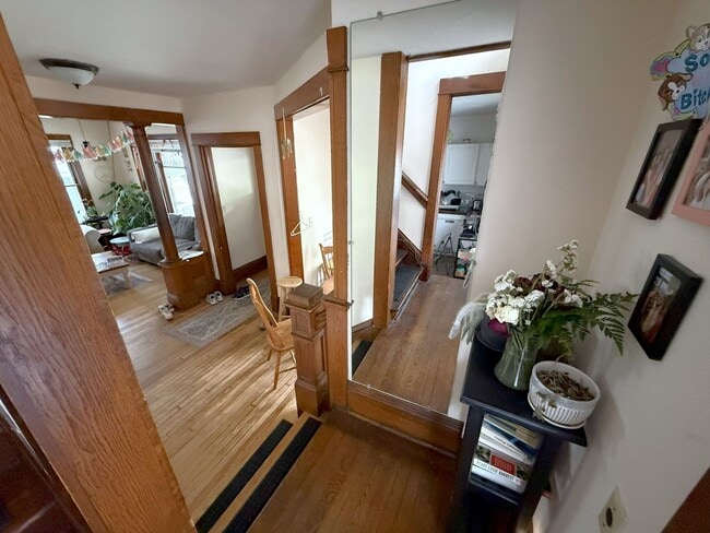 Building Photo - 147 Lathrop St
