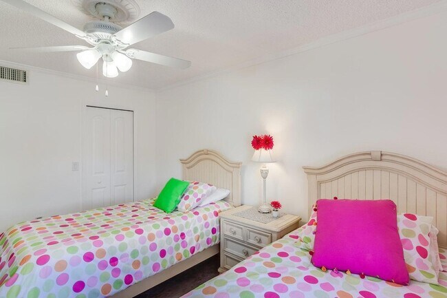 Building Photo - 1715 Village Blvd