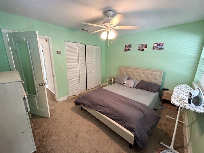 Building Photo - Cresap Arms #430 - Pet-Friendly!
