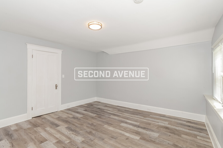 Building Photo - 2657 Fenton Ave