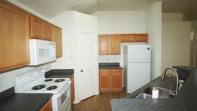 Building Photo - 926 Timber Oaks Ln