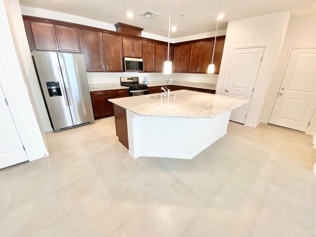 Building Photo - STUNNING BRAND NEW 3 BEDROOMS 2.5 BATHROOMS TWO STORY TOWNHOUSE WITH 2 CAR GARAGE