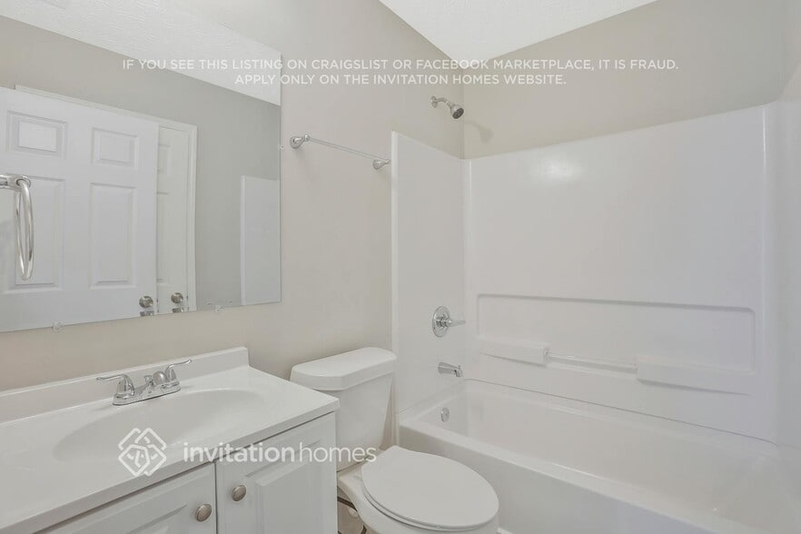 Building Photo - 3974 Riverside Pkwy