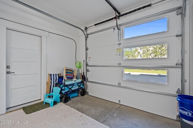 Building Photo - 1622 Swordfish Ln