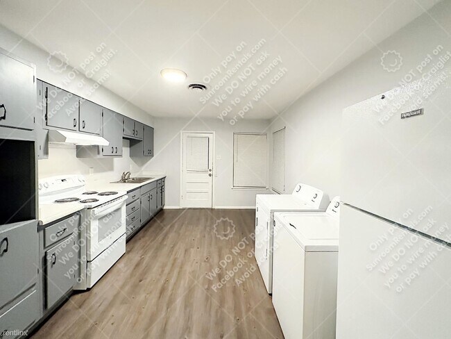 Building Photo - 2 br, 1 bath Duplex - 254 Sunnyland Dr