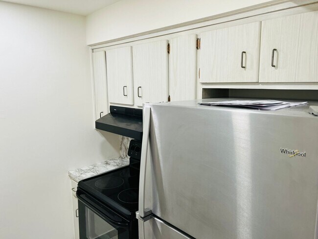 Building Photo - 371 SW 8th St