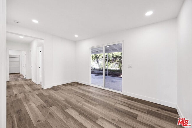 Building Photo - 1213 Thompson Ave