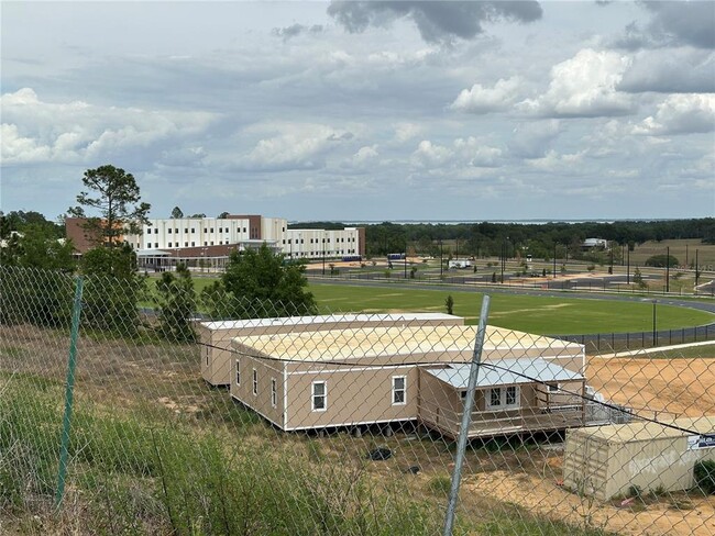 Building Photo - 2062 Gold Dust Dr