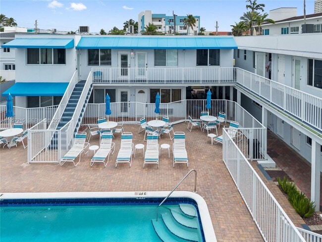 Building Photo - 4228 N Ocean Dr