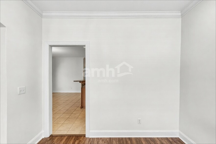 Building Photo - 5966 Armadale Dr