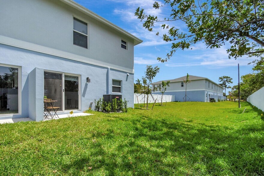 Building Photo - 3871 Patio Ct