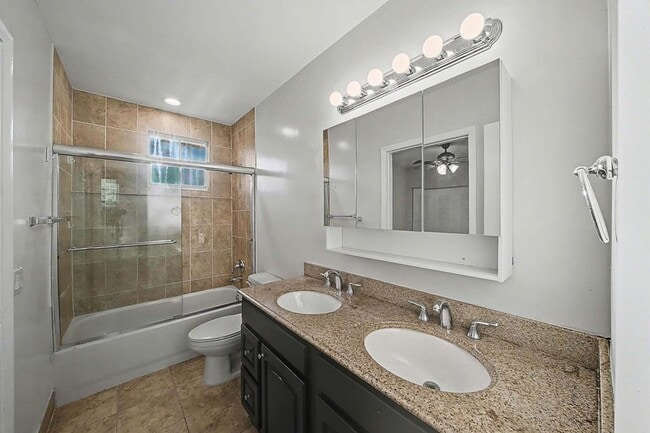 Building Photo - 5789 Woodland Point Dr