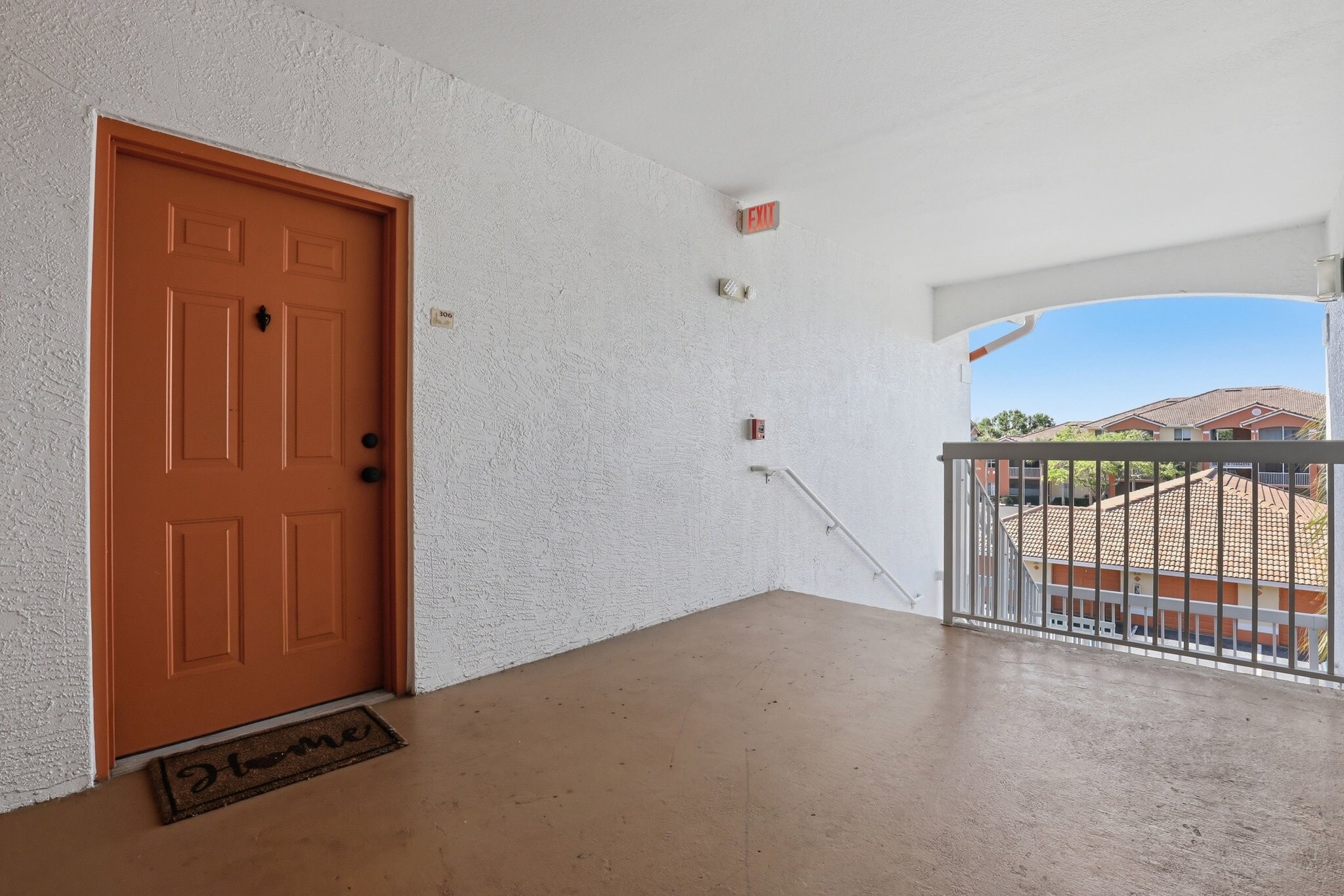 Building Photo - 6321 Aragon Way