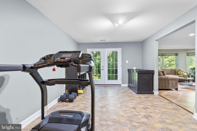 Building Photo - 12980 Highland Oaks Ct