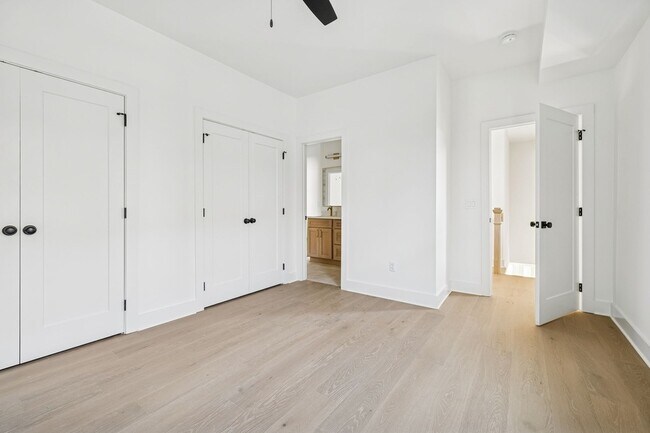 Building Photo - 4 Belle Forrest Ave