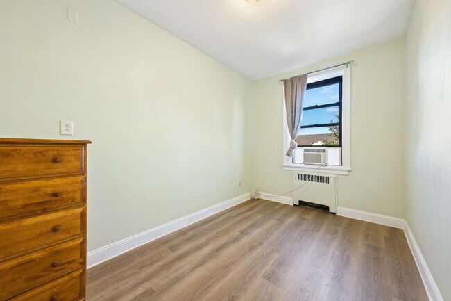 Building Photo - 1722 John F. Kennedy Blvd