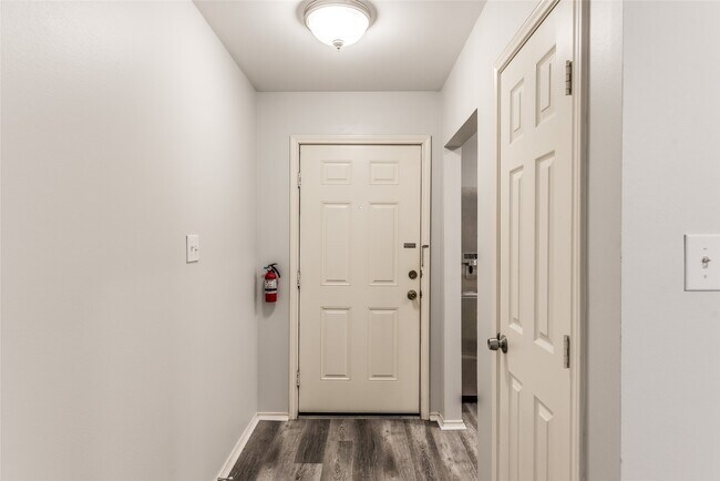 Building Photo - 1722 Redwing Bluff Dr