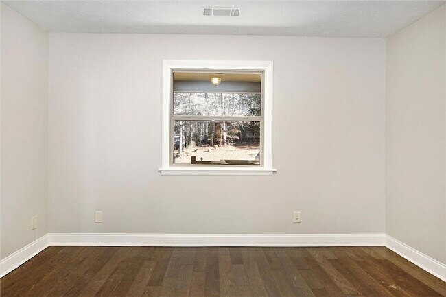 Building Photo - 5345 Sugar Ridge Dr