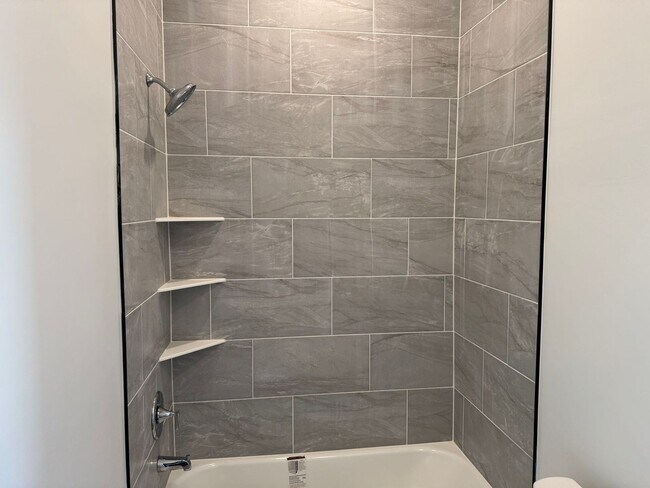 Building Photo - Brand new luxury townhome on the eastside. Section 8 approved!!!