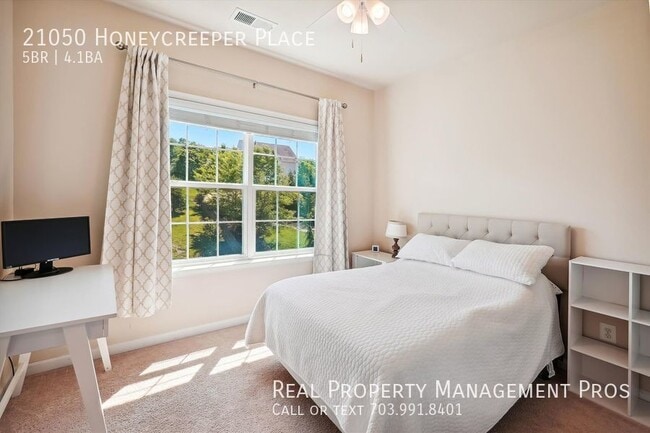 Building Photo - 21050 Honeycreeper Pl