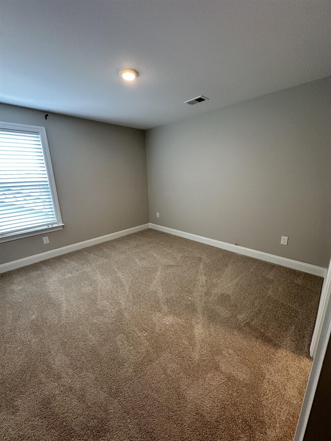 Building Photo - 686 Oyster Dr