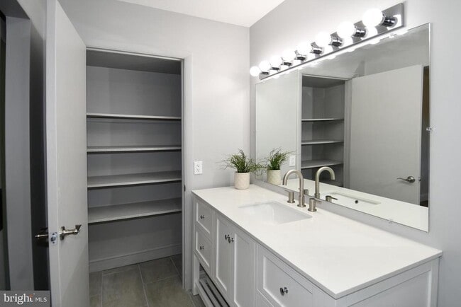 Building Photo - 15003 Candover Ct