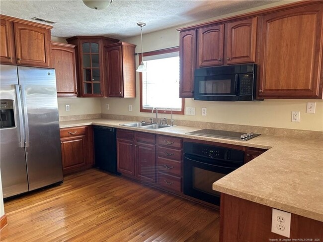 Building Photo - 1935 Sunshine Ct