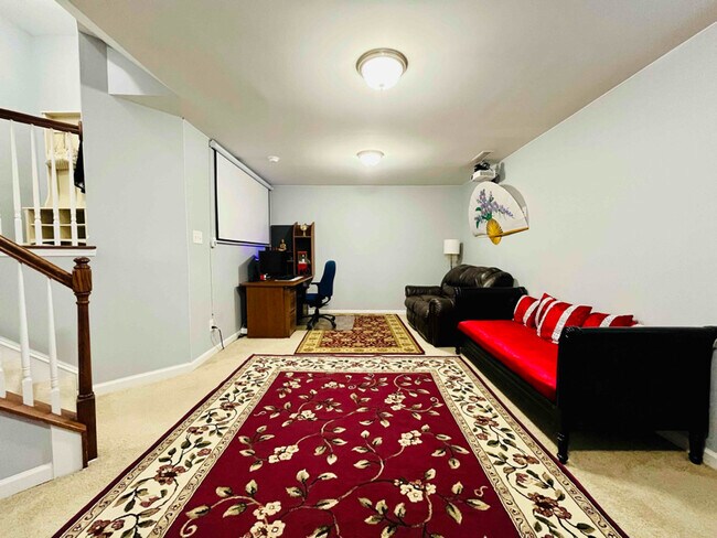 Building Photo - 876 Queen City Cres