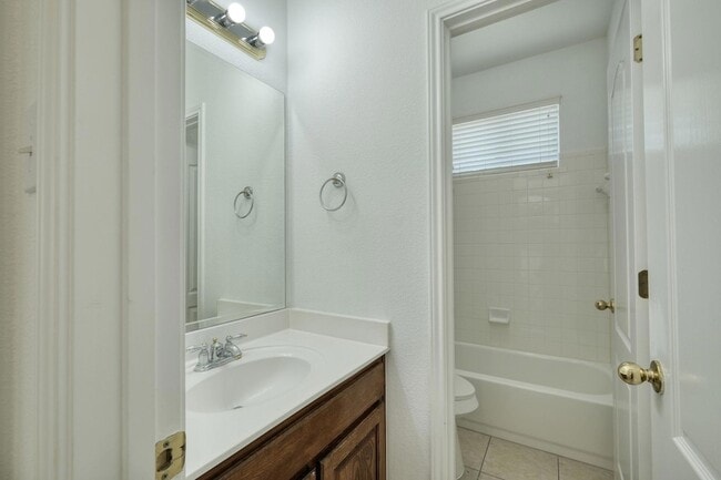 Building Photo - 2403 Vestavia Ridge Ln
